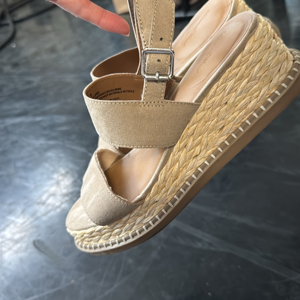 Universal Thread Sandals - image 7